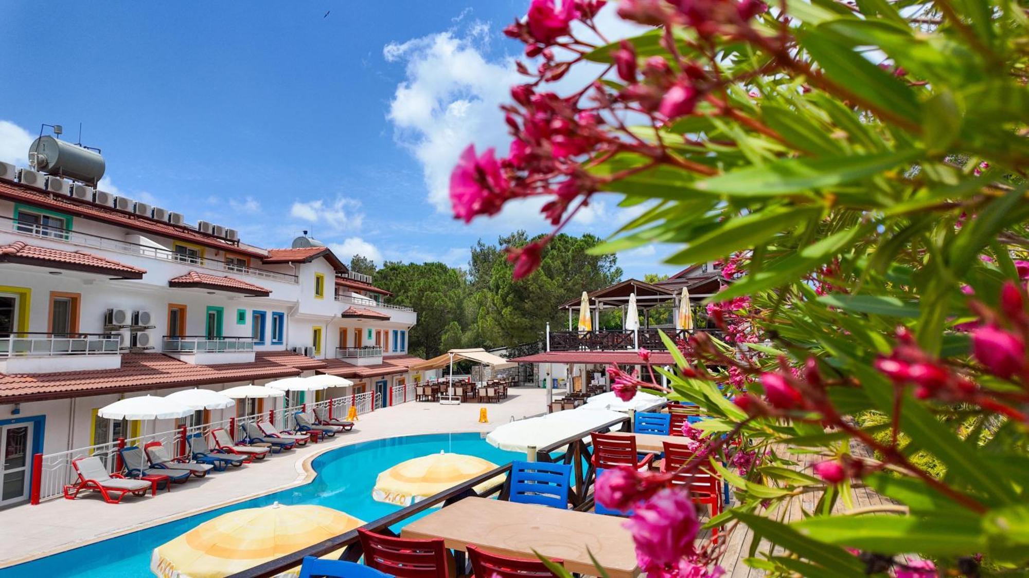Konfor Suite Otel Cedit Exterior foto