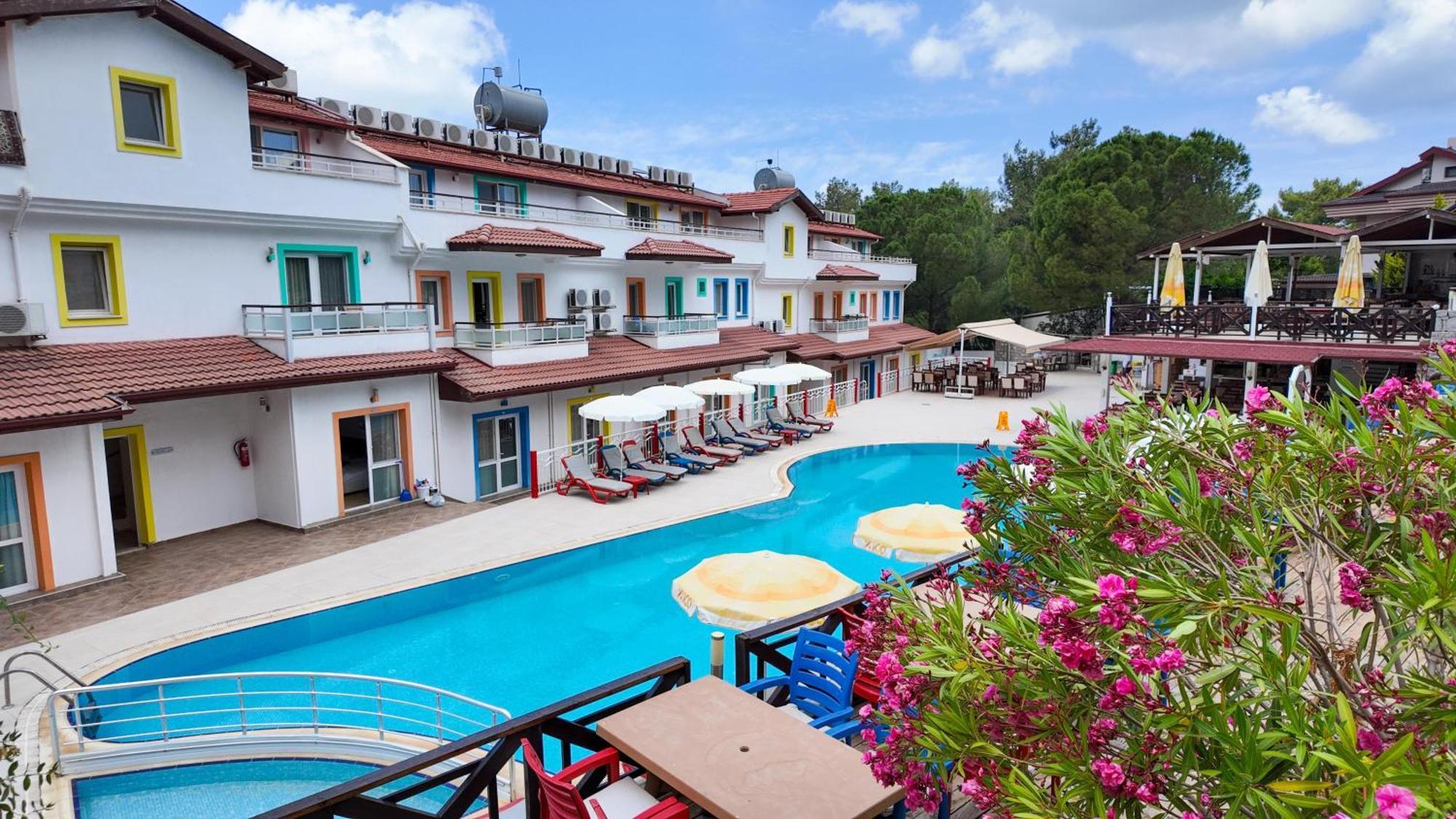 Konfor Suite Otel Cedit Exterior foto